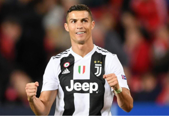 前巴萨青训营主管：亚马尔签约时走路姿势奇怪且双腿不直（巴萨青训前主管称：亚马尔签约当时步态怪异、双腿不直）