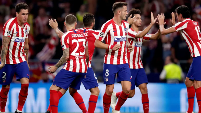 申花发布球队32岁生日海报，却把“32nd”写成“32th”