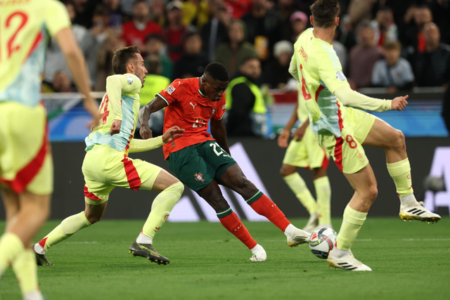 希罗半场砍20分，热火三分命中率21.1%，独行侠超5成