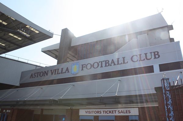 CBA杯赛中NBL球队爆冷战胜CBA队伍，引发对联赛质量与外援配置的质疑，凸显CBA需改革。