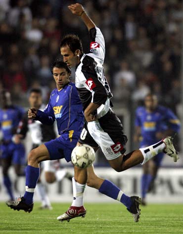 足球门将的心理压力解析（足球门将心理压力深度解读）