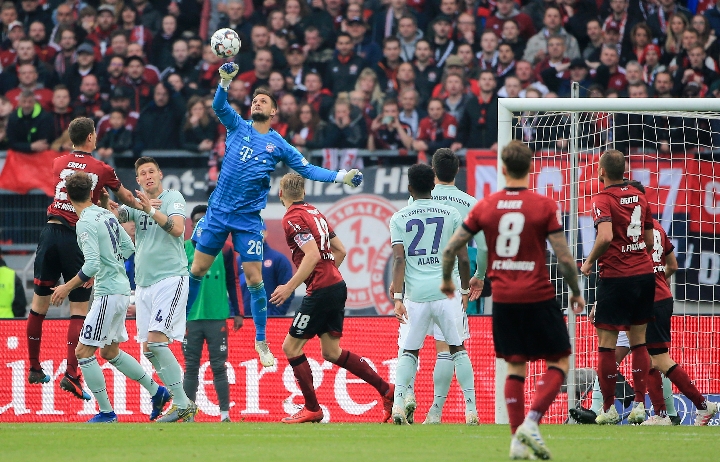 基耶萨冬窗去向成疑，意甲球队或再抛橄榄枝（基耶萨冬窗动向成谜，意甲多队或再度招手）