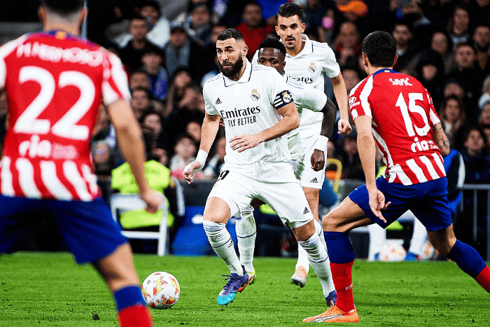 哈登生涯3次单场10+三分，与拉文和JR并列历史第四位