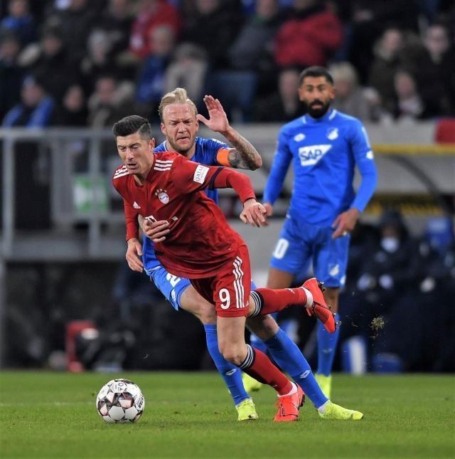 阿斯：德赫亚薪资为队内第二高，球队能否保级决定其留队前景（阿斯：德赫亚薪资队内第二，保级结果将决定其去留）