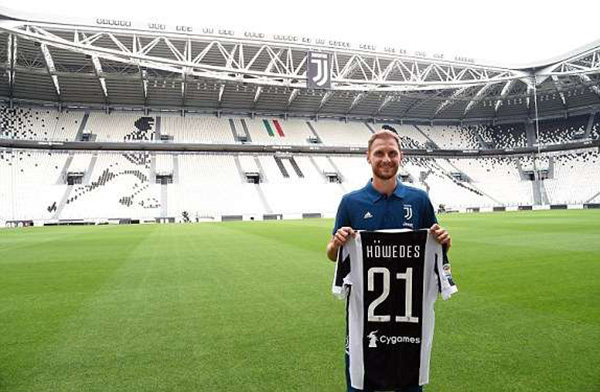 马斯坦托诺：耻骨疼痛已困扰我很久，在皇马我不考虑成为主角（马斯坦托诺：长期受耻骨疼痛困扰，在皇马我无意当主角）