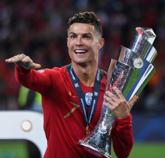 本世纪德甲戴帽数前10：莱万384场16次第1，凯恩76场10次第3