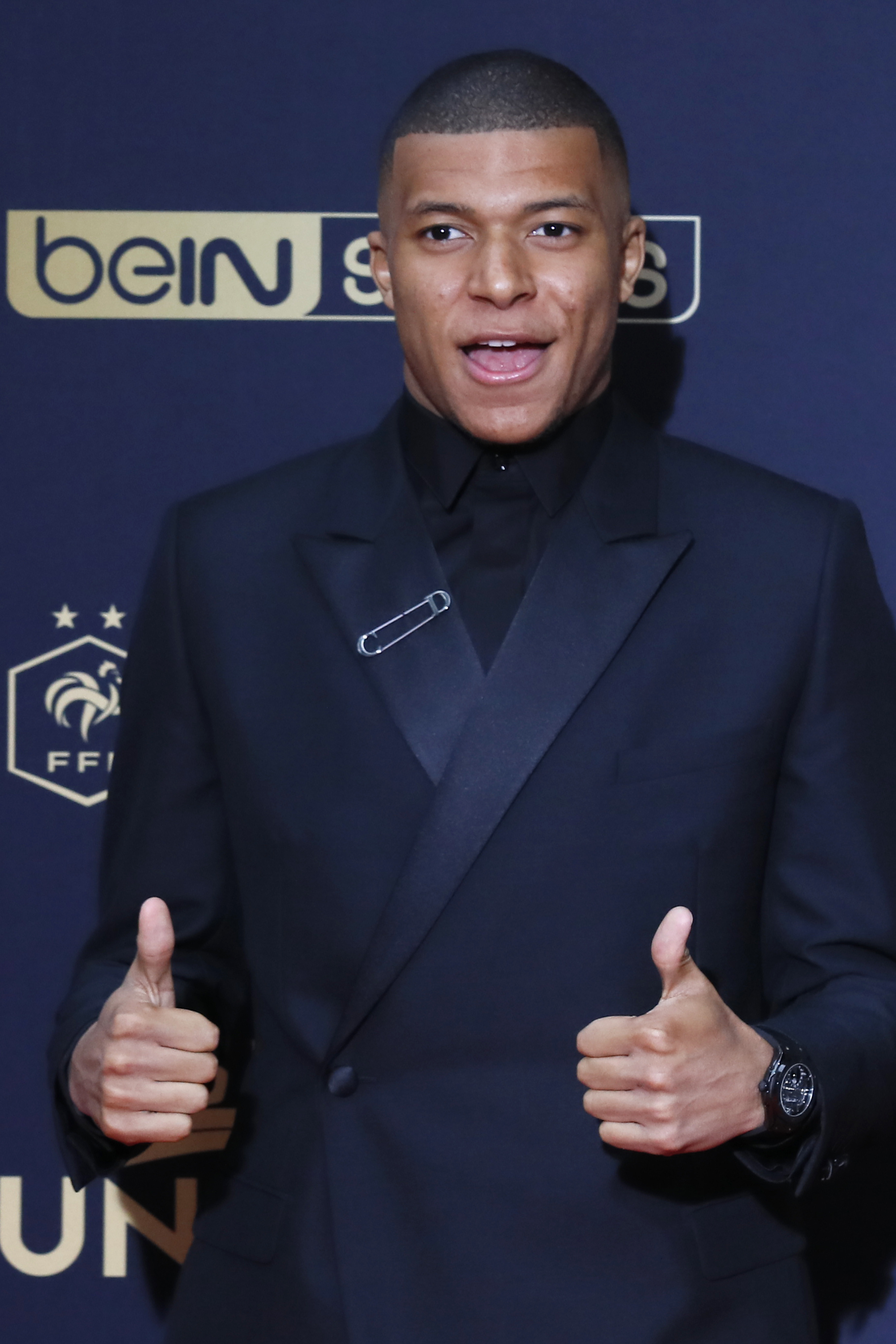 安东尼奥：阵容大调整是要考察队员，同时保障队员健康