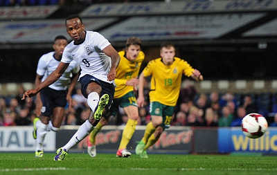 伊拉克主帅：回到主场我们要为全国球迷而战，全力争取胜利（伊拉克主帅：重返主场为全国球迷而战，尽全力争胜）